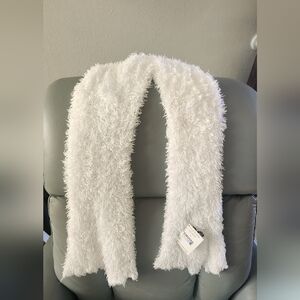 🧣NWT Illusion Scarf